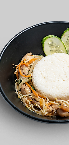 CƠM GÀ XÀO HÀNH NẤM
